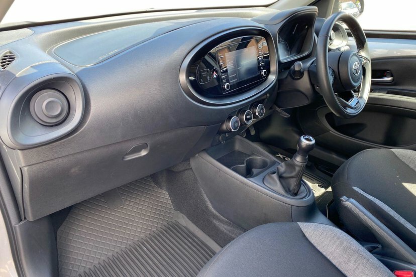 Toyota Aygo X 1.0 Vvt-i Pure Black #10