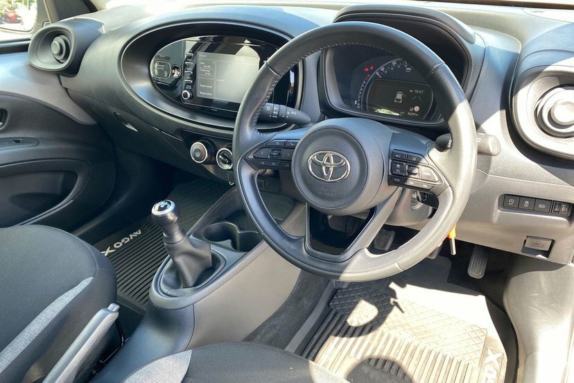 Toyota Aygo X 1.0 Vvt-i Pure Black #11
