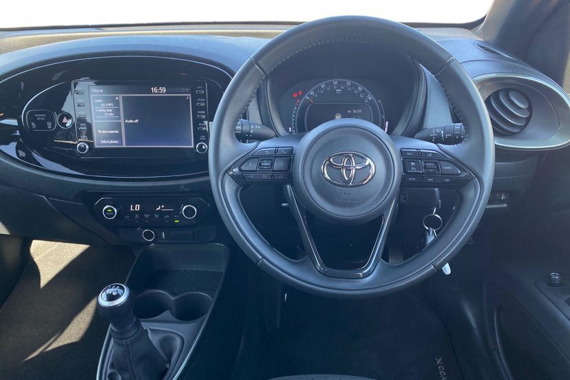 Toyota Aygo X 1.0 Vvt-i Edge Hatchback 72 Ps Black #6