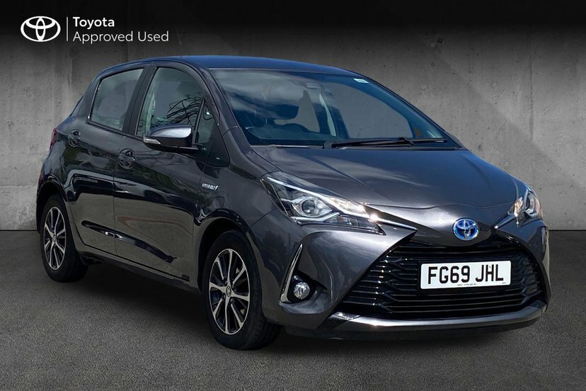 Toyota Yaris 1.5 Vvt-h Icon Tech Hatchback Hybrid E- Grey