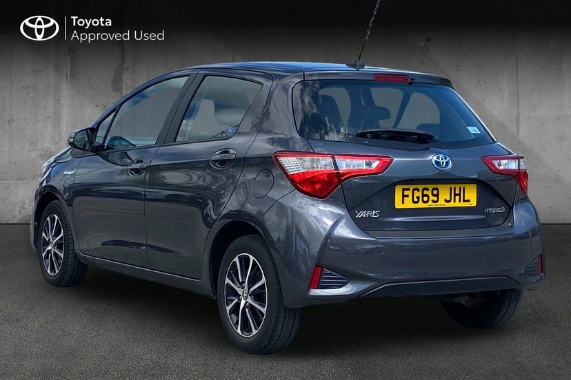 Toyota Yaris 1.5 Vvt-h Icon Tech Hatchback Hybrid E- Grey #4