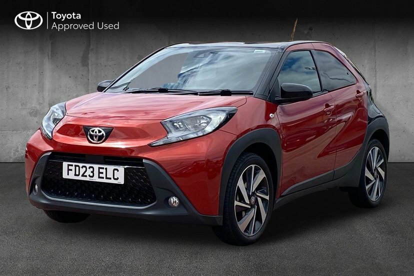 Toyota Aygo X 1.0 Vvt-i Edge Hatchback 72 Ps Black #3