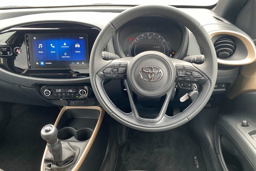 Toyota Aygo X 1.0 Vvt-i Edge Hatchback 72 Ps Black #6