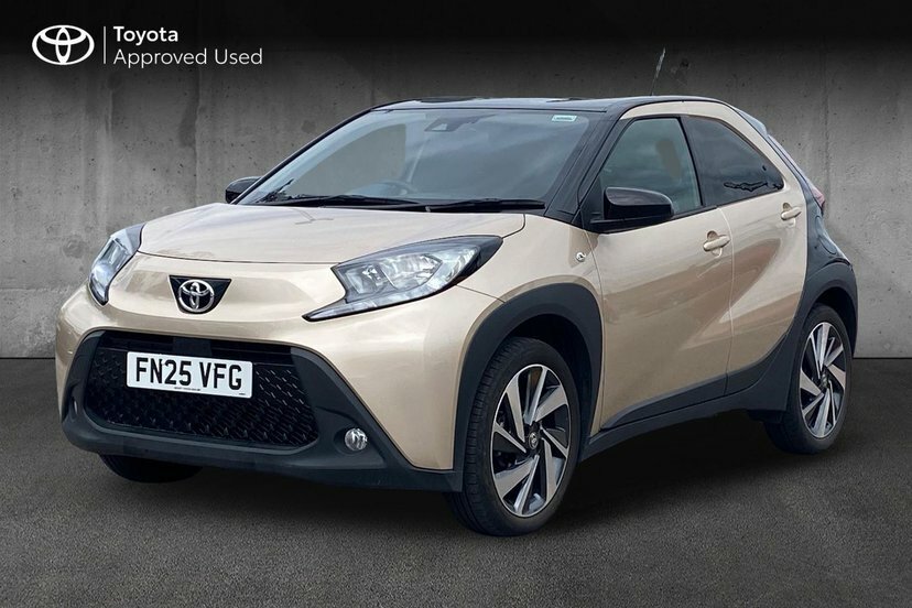 Toyota Aygo X 1.0 Vvt-i Edge Hatchback 72 Ps Black #3