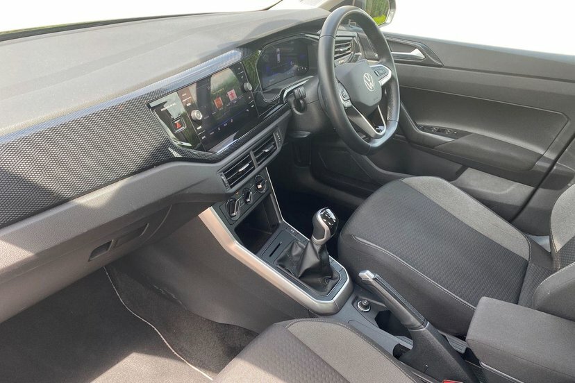 Volkswagen Polo 1.0 Evo Life Hatchback 80 Ps Black #2