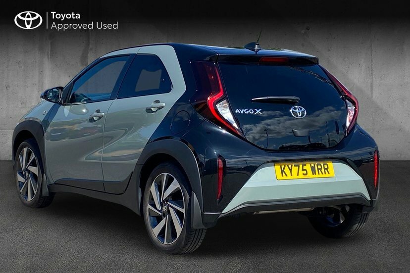 Toyota Aygo X 1.0 Vvt-i Edge Hatchback 72 Ps Black #4
