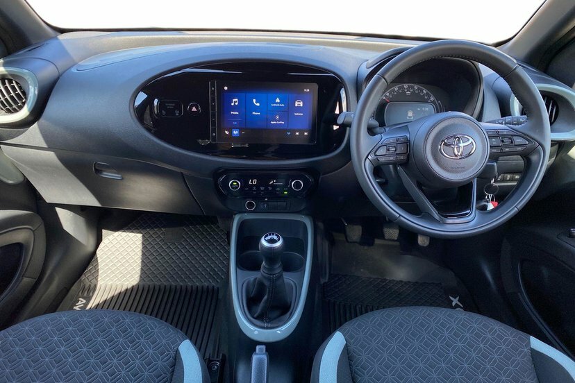 Toyota Aygo X 1.0 Vvt-i Edge Hatchback 72 Ps Black #5