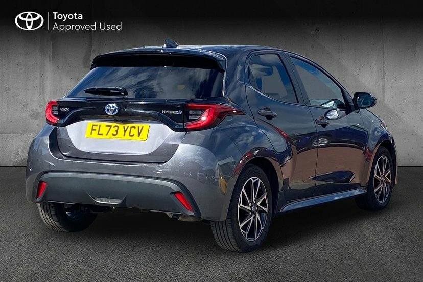 Toyota Yaris 1.5 Vvt-h Design Hatchback Hybrid E-cvt Grey #2
