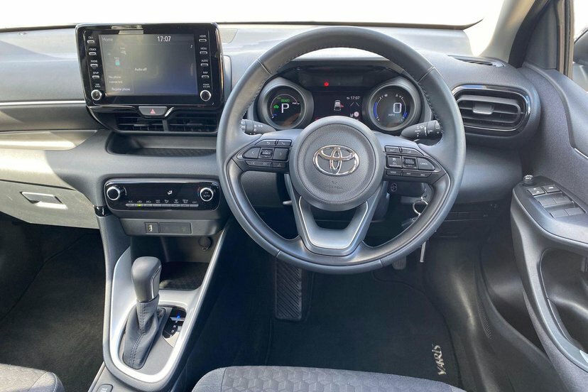 Toyota Yaris 1.5 Vvt-h Design Hatchback Hybrid E-cvt Grey #5