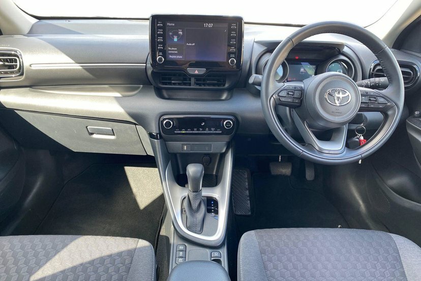 Toyota Yaris 1.5 Vvt-h Design Hatchback Hybrid E-cvt Grey #4
