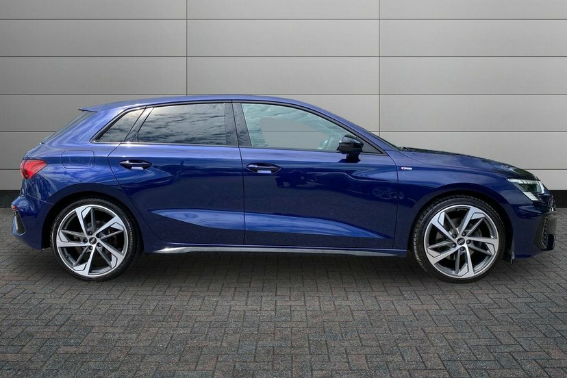 Audi A3 1.5 Tfsi 35 Edition 1 Sportback Blue #4