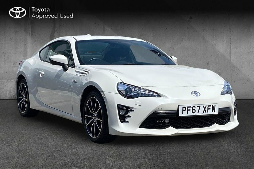 Toyota GT86 2.0 Boxer D-4s Coupe 200 Ps White