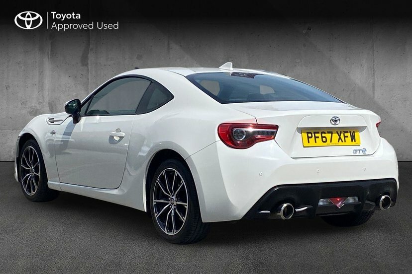 Toyota GT86 2.0 Boxer D-4s Coupe 200 Ps White #4