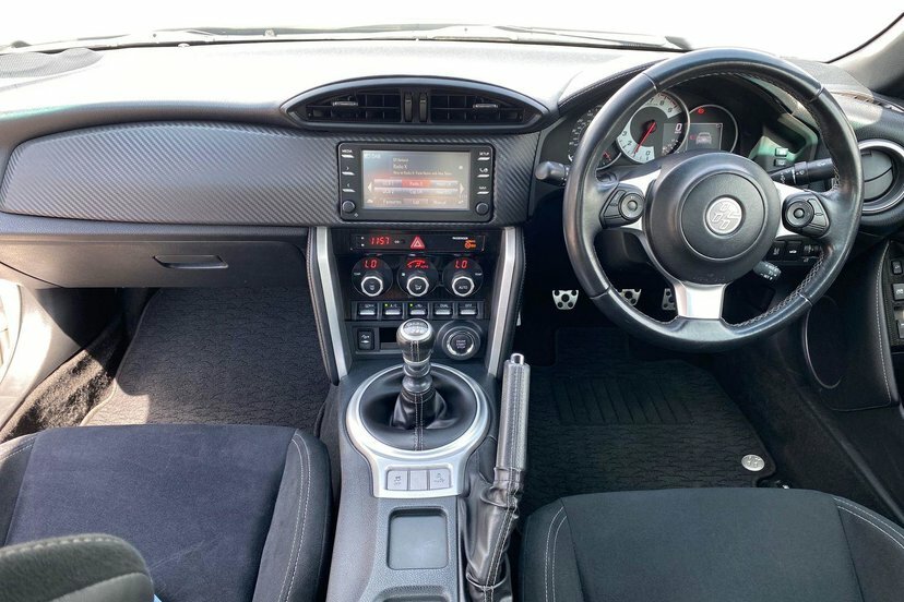 Toyota GT86 2.0 Boxer D-4s Coupe 200 Ps White #5