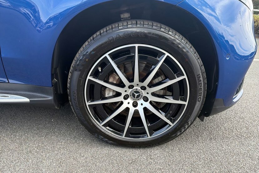 Mercedes-Benz EQC Eqc 400 Amg Line Edition Suv Blue #4