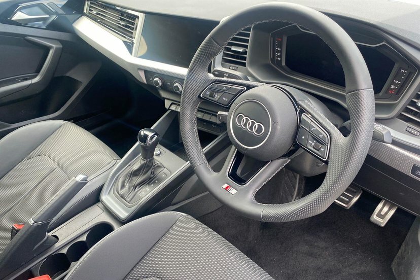 Audi A1 1.5 Tfsi 35 S Line Sportback S Tronic Black #6