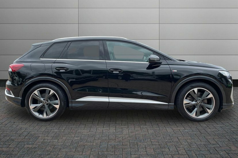 Audi Q4 E Tron 40 S Line Suv 82Kwh 204 Ps Black #4