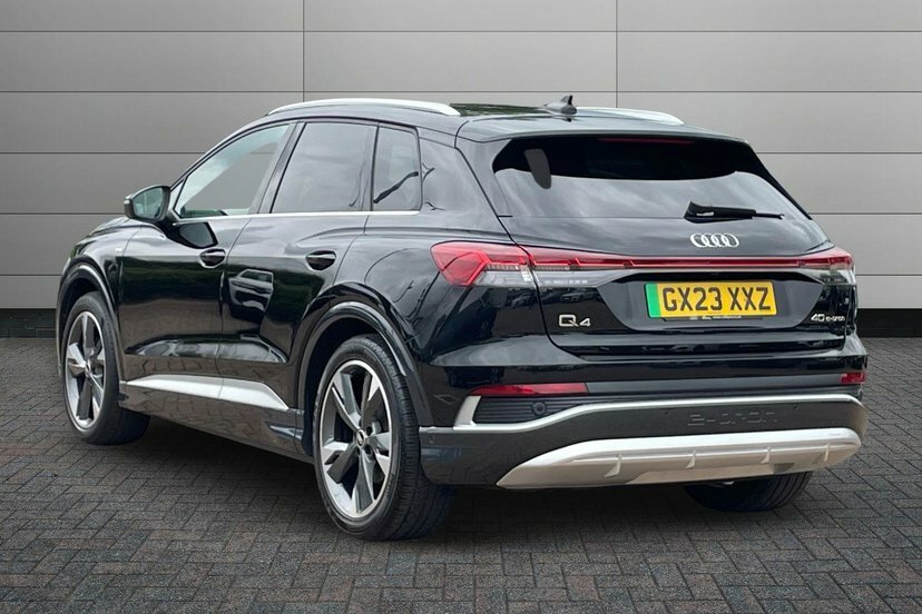 Audi Q4 E Tron 40 S Line Suv 82Kwh 204 Ps Black #3