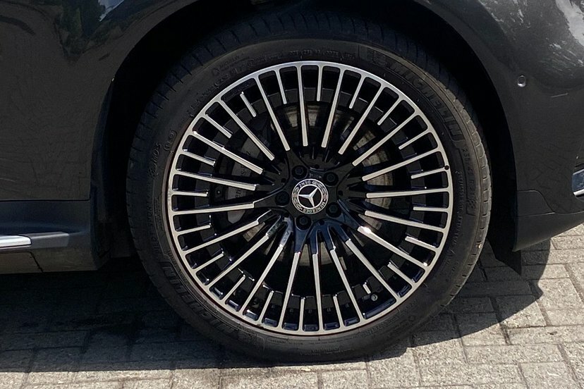 Mercedes-Benz EQC Eqc 400 80Kwh Amg Line Premium Grey #4