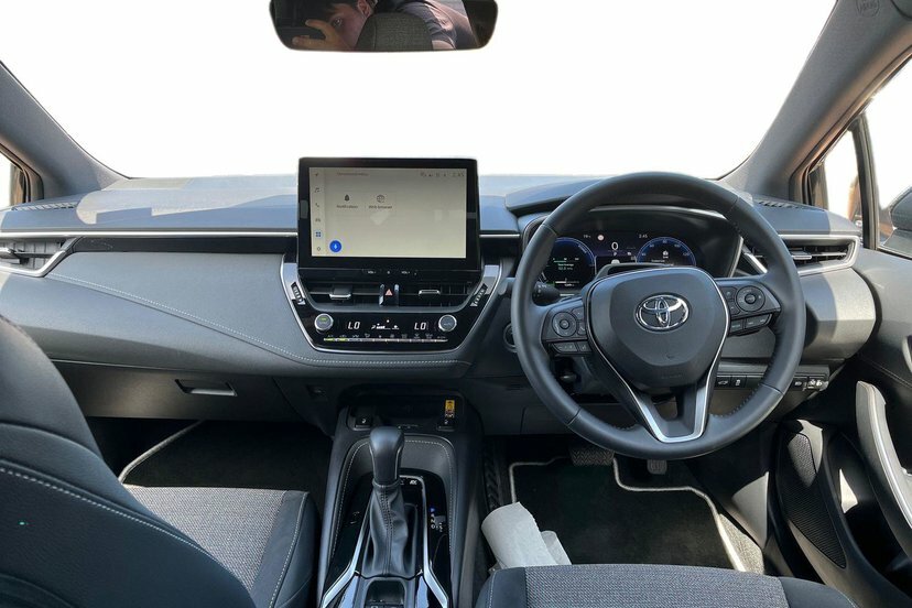 Toyota Corolla 2.0 Vvt-h Design Touring Sports Hybrid Black #6