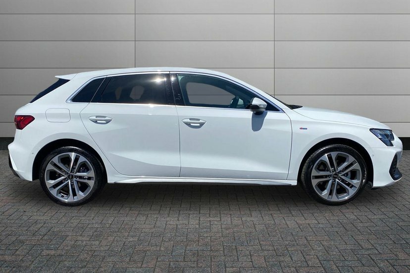 Audi A3 1.5 Tfsie S Line Sportback Plug-in Hybr White #4