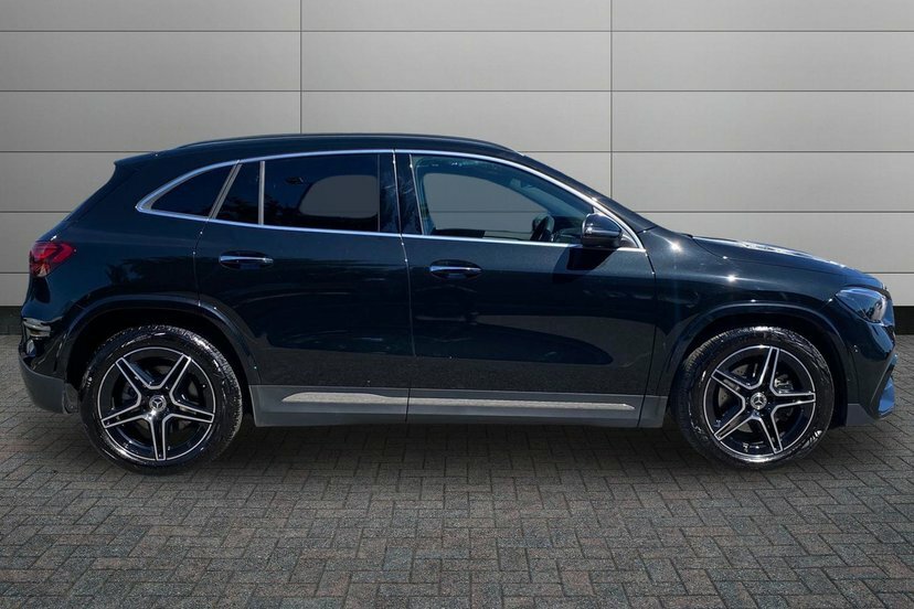 Mercedes-Benz GLA Class Gla220d Amg Line Executive Suv 4Matic Black #3