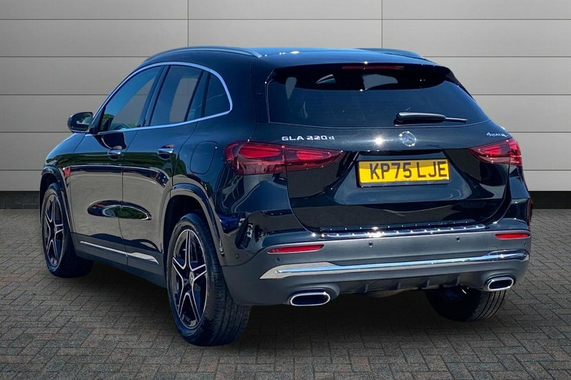 Mercedes-Benz GLA Class Gla220d Amg Line Executive Suv 4Matic Black #2