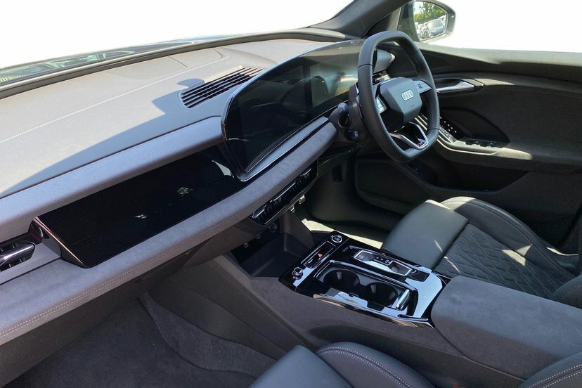 Audi Q6 E-Tron 100Kwh Black Edition Suv Quattro Black #2
