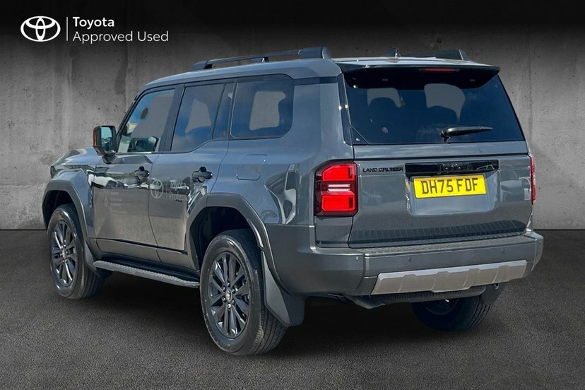 Toyota Land Cruiser 2.8D Mhev Invincible Suv Hybrid 4W Grey #3