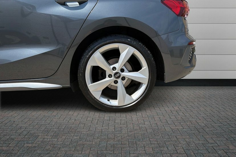 Audi A3 1.5 Tfsi 35 S Line Sportback S Tronic Grey #5