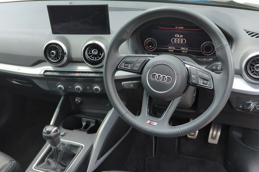 Audi Q2 1.5 Tfsi Cod 35 S Line Suv 150 PK23JBV Black #6