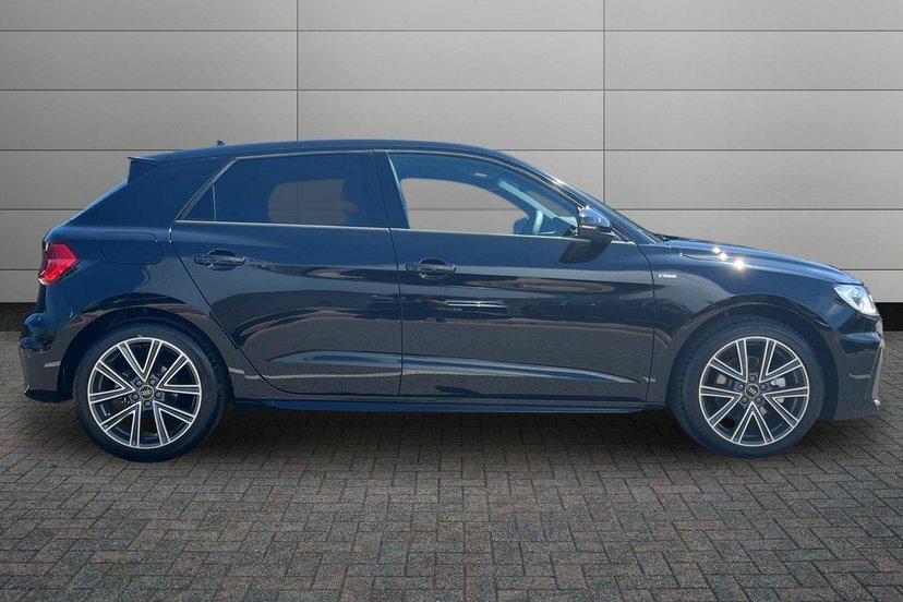 Audi A1 1.0 Tfsi 30 S Line Sportback S Tronic Black #4