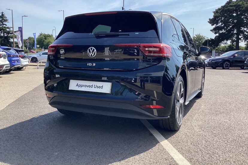 Volkswagen ID.3 Pure 52Kwh Match 5-Door White #17