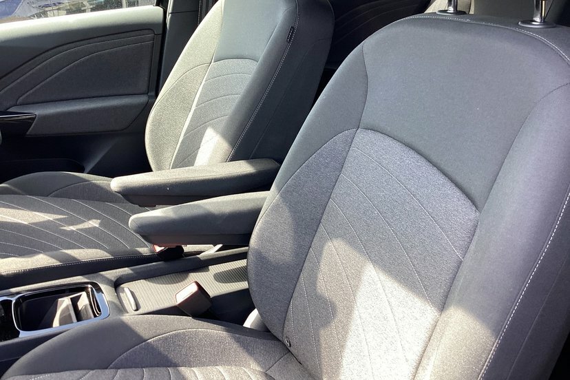 Volkswagen ID.3 Pure 52Kwh Match 5-Door White #18