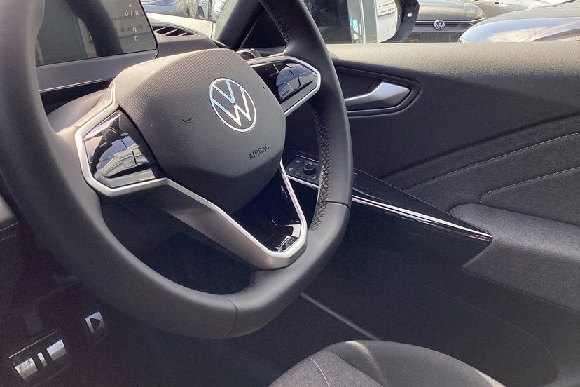 Volkswagen ID.3 Pure 52Kwh Match 5-Door White #19