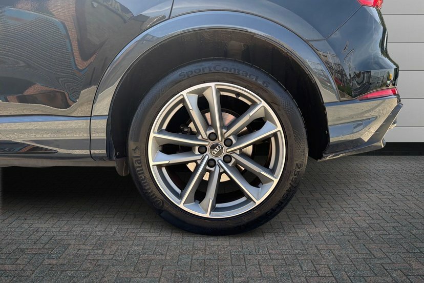 Audi Q3 1.5 Tfsi Cod 35 Black Edition Suv S Tro Black #5