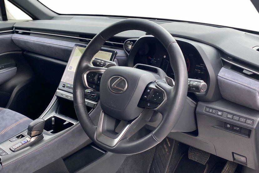 Lexus LBX 1.5 Vvt-ie Takumi Suv Hybrid E-cvt 136 Silver #6