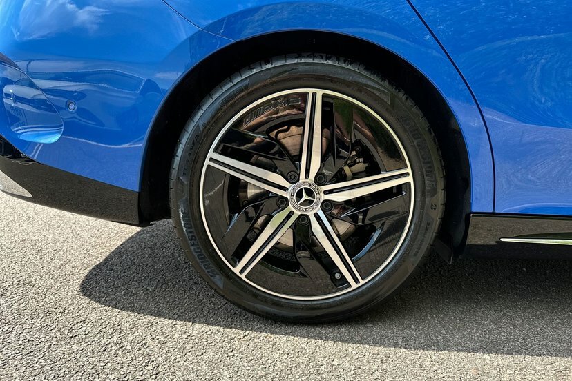 Mercedes-Benz CLA Class Cla180 Hybrid Amg Line Executive Blue #4