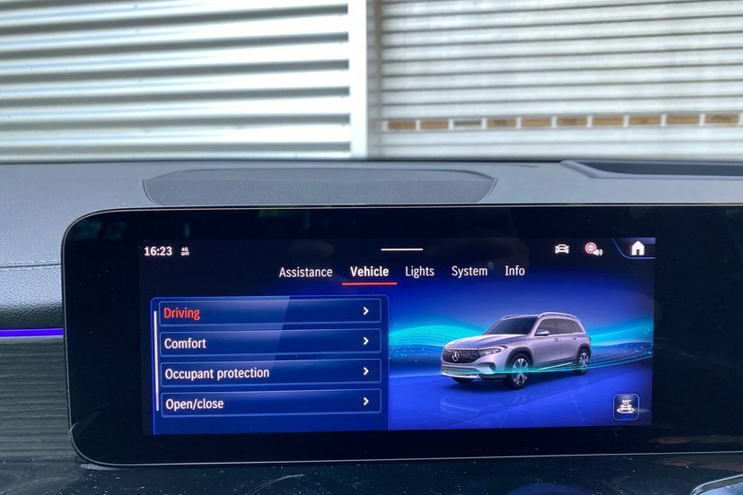 Mercedes-Benz EQB Eqb 250 140Kw Amg Line Prem Plus 70.5Kwh Red #45