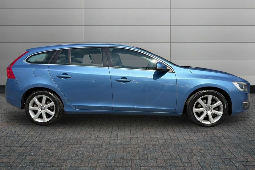 Volvo V60 2.0 D3 Se Lux Nav Estate 150 Ps Blue #4