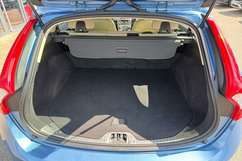Volvo V60 Estate 2.0 D2 Business Edition Euro 6 Ss 2 Blue #9