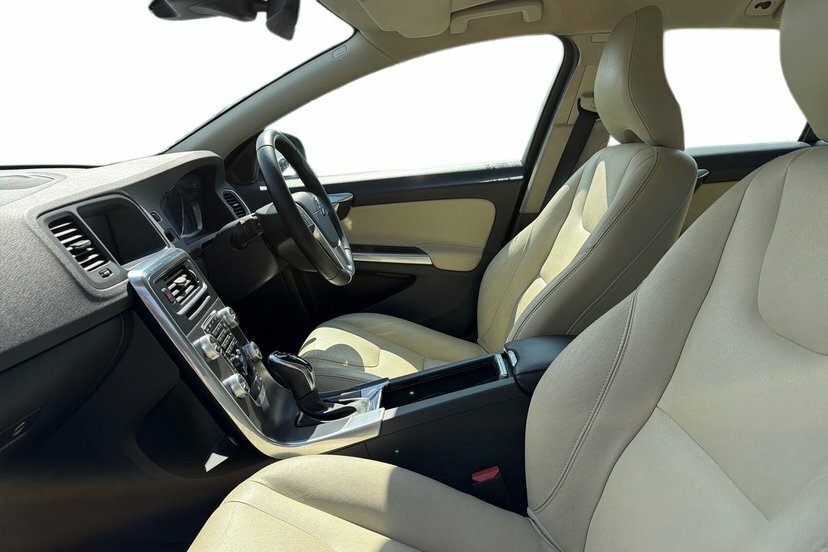 Volvo V60 2.0 D3 Se Lux Nav Estate 150 Ps Blue #2