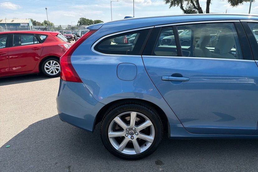 Volvo V60 Estate 2.0 D2 Business Edition Euro 6 Ss 2 Blue #44