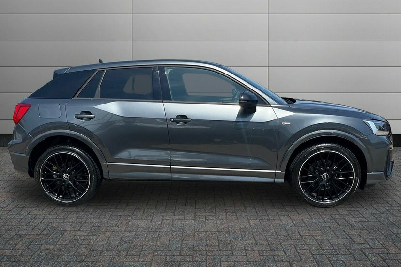 Audi Q2 1.5 Tfsi Cod 35 Black Edition Suv S Tro Grey #4