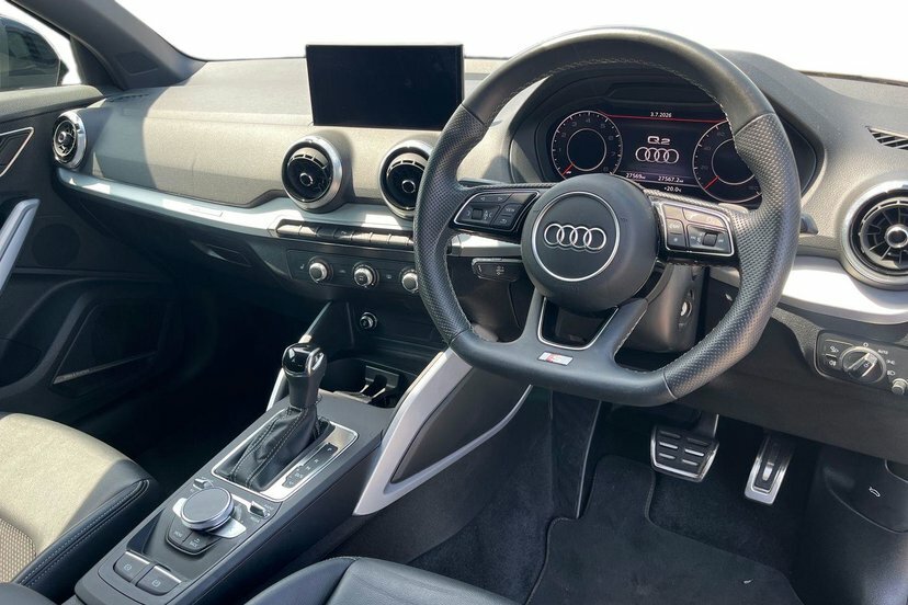 Audi Q2 1.5 Tfsi Cod 35 Black Edition Suv S Tro Grey #6