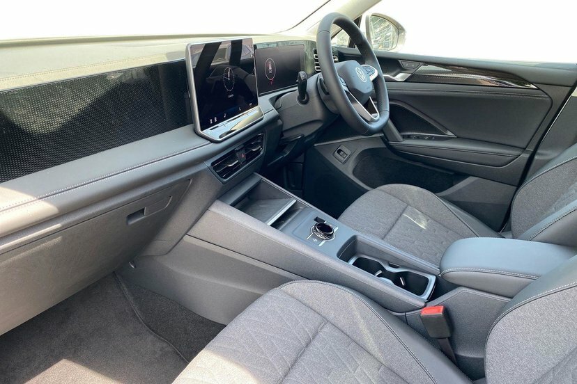 Volkswagen Tiguan 1.5 Etsi Mhev Match Suv Hybrid Dsg 150 White #2