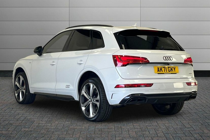 Audi Q5 2.0 Tdi 40 Edition 1 Suv S Tronic Quatt AK71GKY White #3