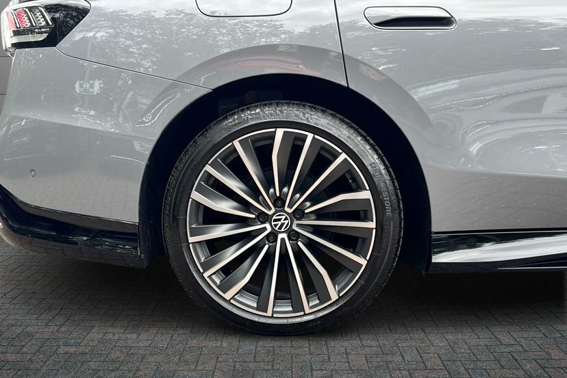 Volkswagen ID.7 Pro S 86Kwh Match Plus Tourer 2 Grey #5