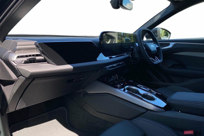 Audi A6 Saloon 2.0 E-hybrid 25.9Kwh S Line Saloon Plug Black #2