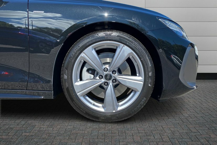 Audi A6 Saloon 2.0 E-hybrid 25.9Kwh S Line Saloon Plug Black #5